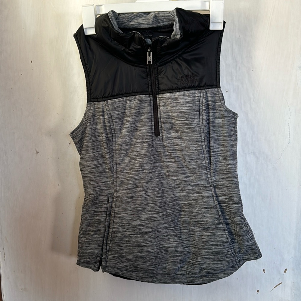 Women’s North Face Pseudio 1/2 zip Vest